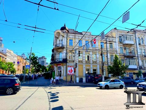 комерційна за адресою Саксаганського вул., 106