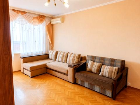 квартира за адресою Ревуцького вул., 4