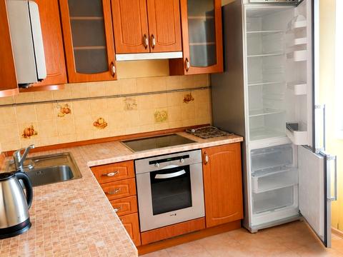 квартира за адресою Ревуцького вул., 4