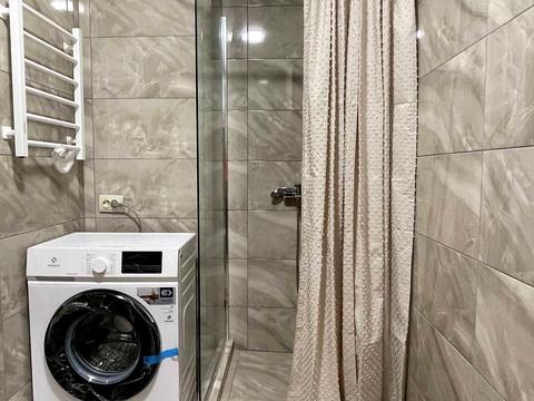 квартира по адресу Парижской Коммуны ул., 4