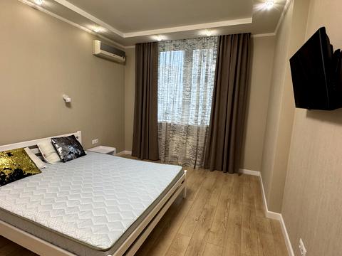квартира за адресою Анни Ахматової вул., 30