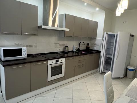 квартира за адресою Анни Ахматової вул., 30