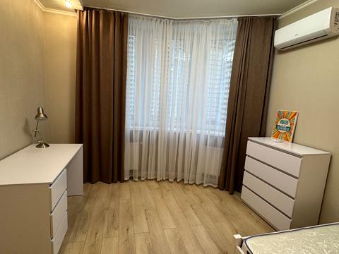 квартира за адресою Анни Ахматової вул., 30