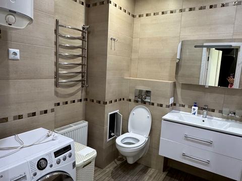 квартира за адресою Анни Ахматової вул., 30