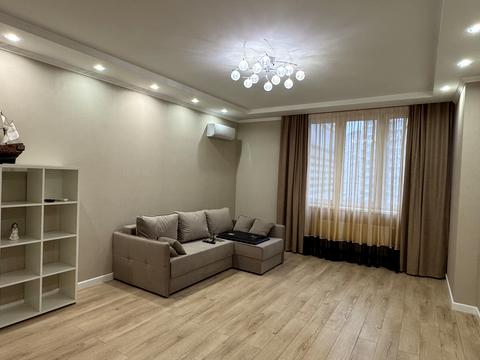 квартира за адресою Анни Ахматової вул., 30