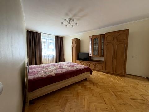 квартира за адресою Джона Ленона вул., 33