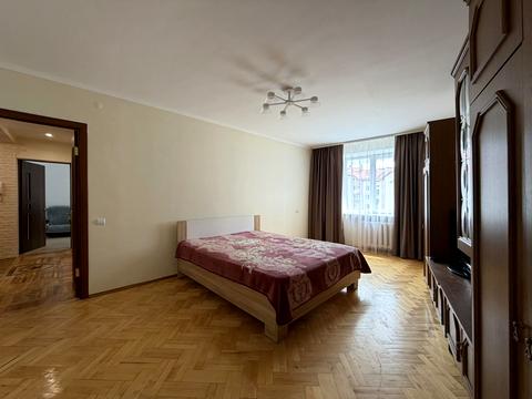 квартира за адресою Джона Ленона вул., 33
