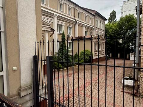 комерційна за адресою Василя Тютюнника вул. (Анрі Барбюса), 13Б
