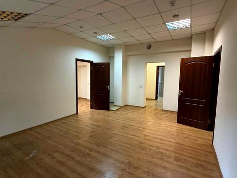 комерційна за адресою Василя Тютюнника вул. (Анрі Барбюса), 13Б