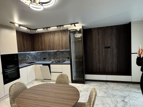 квартира за адресою Злуки просп., 7