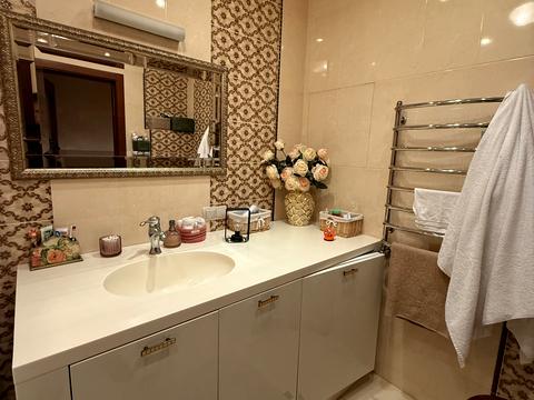 квартира за адресою Київ, Срібнокільська вул., 1