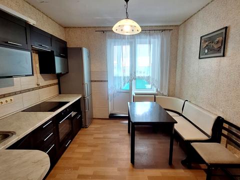 квартира за адресою Милославська вул., 8