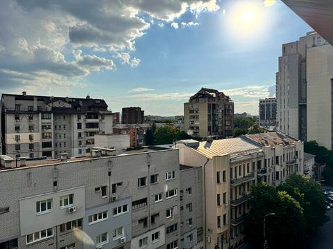 комерційна за адресою Мечникова вул., 10б