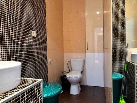 комерційна за адресою Мечникова вул., 10б
