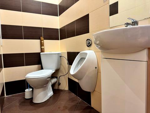 комерційна за адресою Мечникова вул., 10б