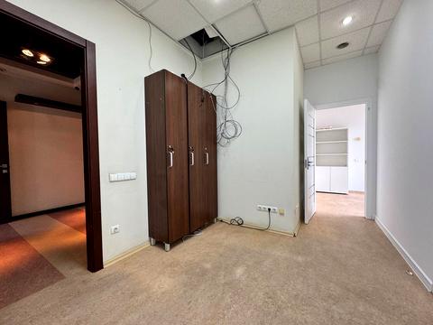 комерційна за адресою Мечникова вул., 10б