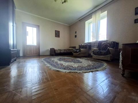 будинок за адресою с. Погреби, Синьоозерна