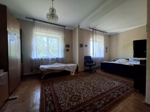 будинок за адресою с. Погреби, Синьоозерна