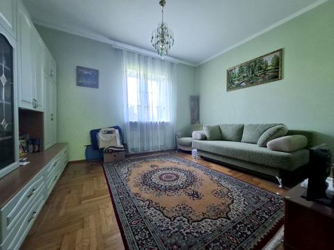 будинок за адресою с. Погреби, Синьоозерна