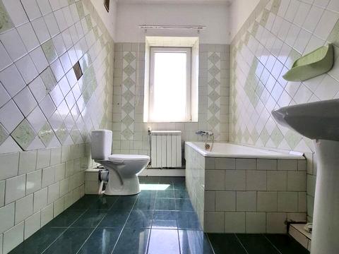 будинок за адресою с. Погреби, Синьоозерна