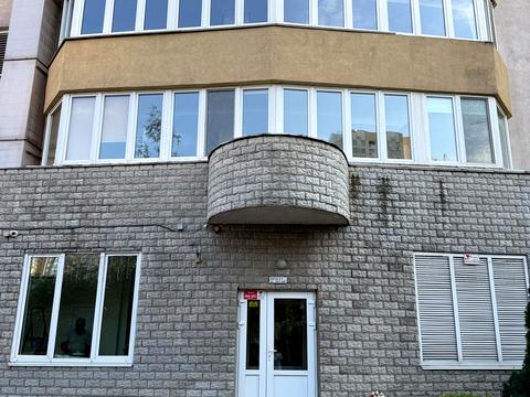 квартира за адресою Дніпровська набережна вул., 19-А