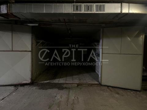 паркомісце за адресою вул. Лютеранська, 10а