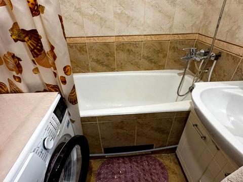 квартира за адресою Хорольська вул., 8/4