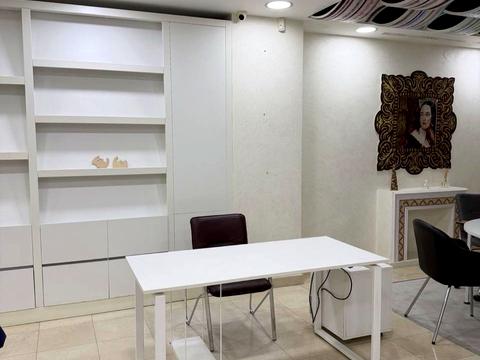 комерційна за адресою Отакара Яроша пров., 12а