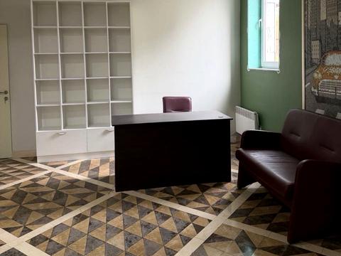 комерційна за адресою Отакара Яроша пров., 12а