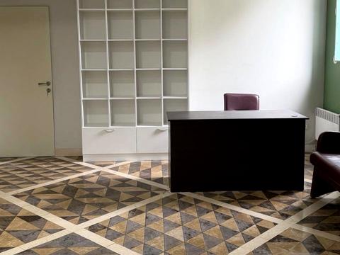 комерційна за адресою Отакара Яроша пров., 12а