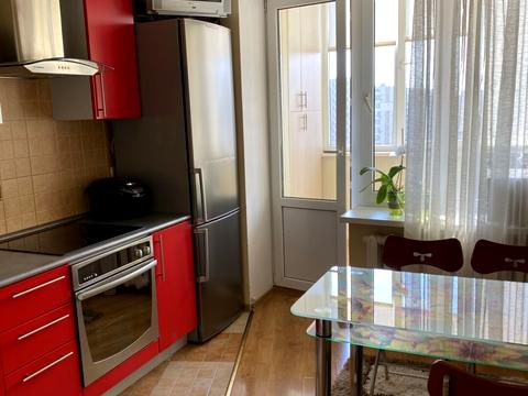 квартира за адресою Анни Ахматової вул., 31