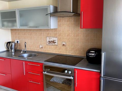квартира за адресою Анни Ахматової вул., 31