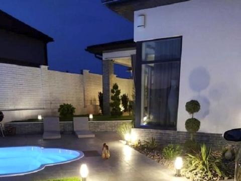будинок за адресою Центральна вул.