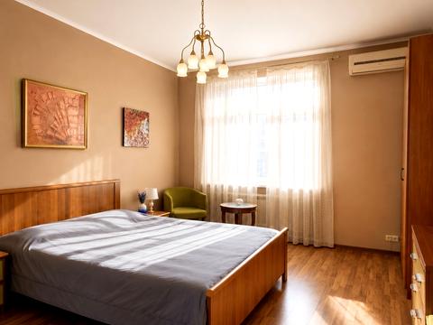 квартира за адресою Інститутська вул., 18