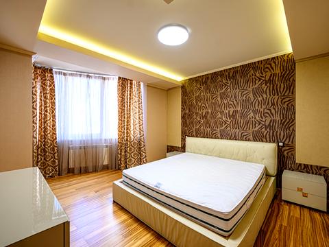 квартира за адресою Дніпровська набережна вул., 25