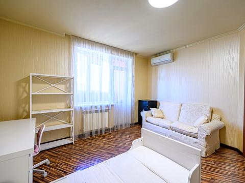 квартира за адресою Дніпровська набережна вул., 25