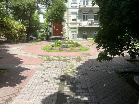 квартира за адресою Шота Руставелі вул., 10