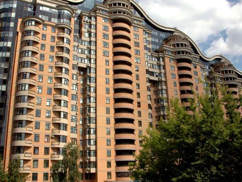 паркомісце за адресою Старонаводницька вул., 13