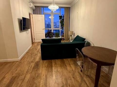 квартира за адресою Академіка Писаржевського вул., 8
