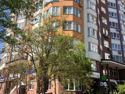 комерційна за адресою Київ, Анни Ахматової вул., 32/18