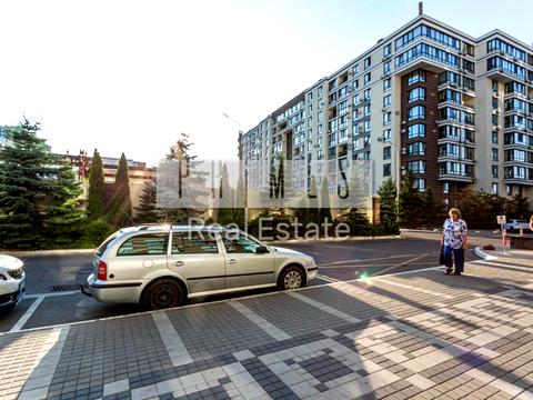 комерційна за адресою Практична вул., 1