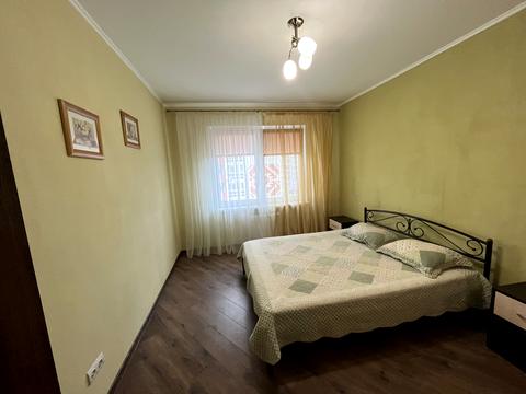 квартира за адресою Софії Русової вул., 5-Б