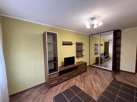 квартира за адресою Софії Русової вул., 5-Б