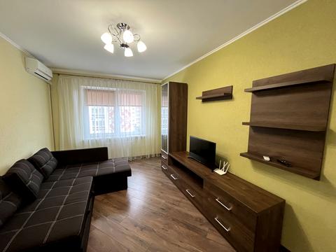 квартира за адресою Софії Русової вул., 5-Б