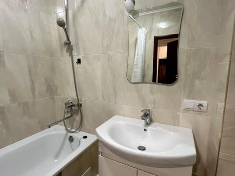 квартира за адресою Софії Русової вул., 5-Б