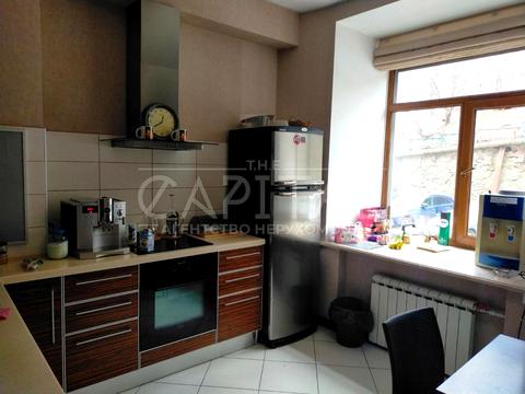 комерційна за адресою Хрещатик вул. (Kreschatic), 25