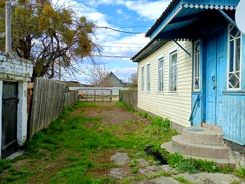 будинок за адресою смт. Лугини, Церковна вул. (Колгоспна), 5