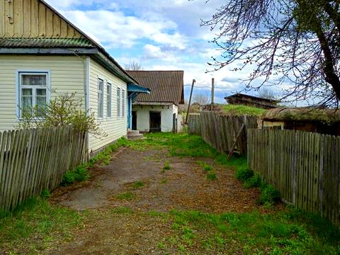 будинок за адресою смт. Лугини, Церковна вул. (Колгоспна), 5