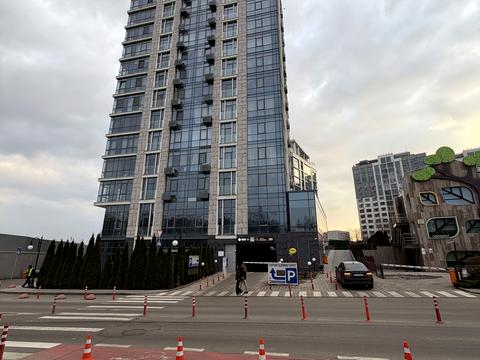 паркоместо по адресу Андрея Верхогляда ул. (Михайла Драгомирова), 11-Б