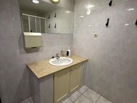 комерційна за адресою Ігорівська вул., 1/8